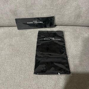 Marc Jacobs dustbag and cloth